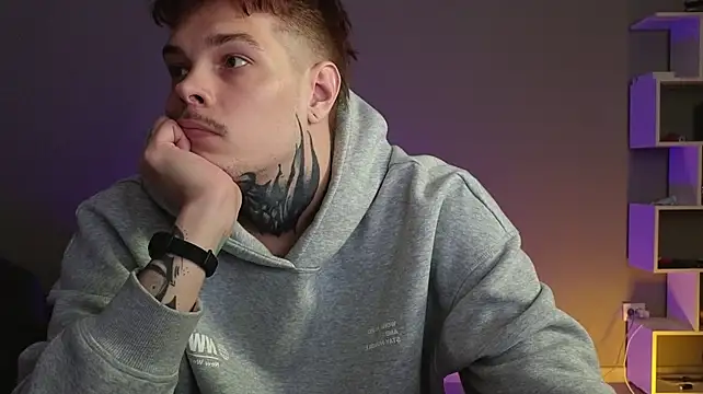 DENIS_HERE live XXX chat