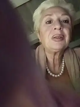 Chat +18 de divinaerotica ao vivo