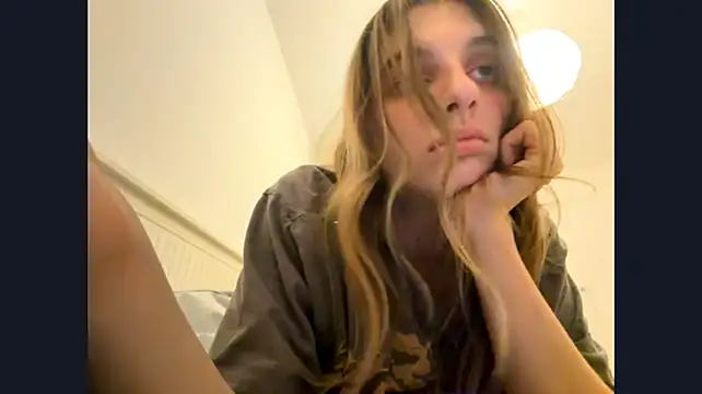 Chatroom XXX en direct de ActaedCottage