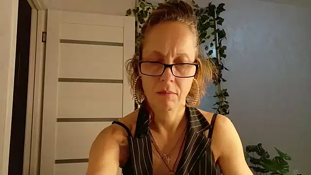 Chat XXX en directo de LioraWeiss