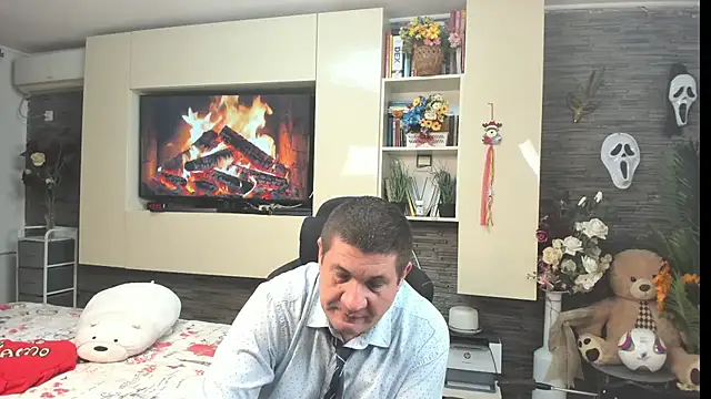 SpartacusDaddy48 Adlı Modelin Canlı XXX Sohbeti