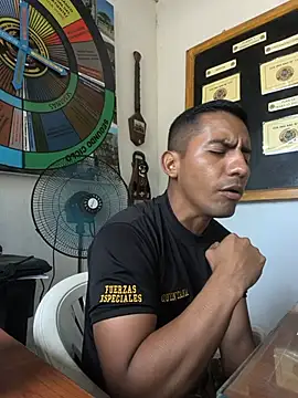 Chat +18 de Alexismav ao vivo