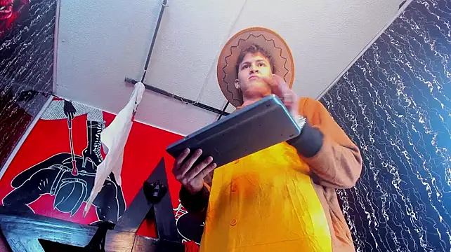 دردشة Axel_Romanov الجنسية المباشرة