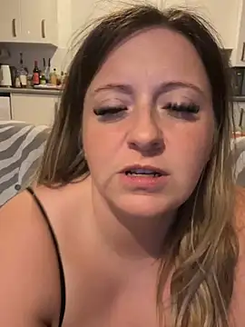 Poppyshaw_ Live XXX-chat