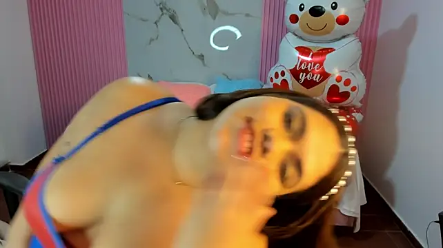 samy_19_ Adlı Modelin Canlı XXX Sohbeti
