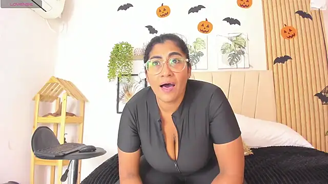 Chatroom XXX en direct de _Miaa_khalifa_