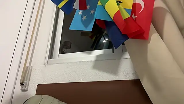 XXX chat uživo modela HoleBreeder