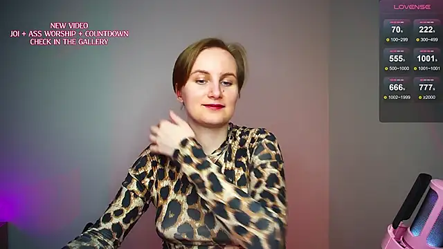 KinkyMissCherry Chat XXX in diretta