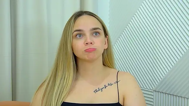 Chat +18 de AnitaVenture ao vivo