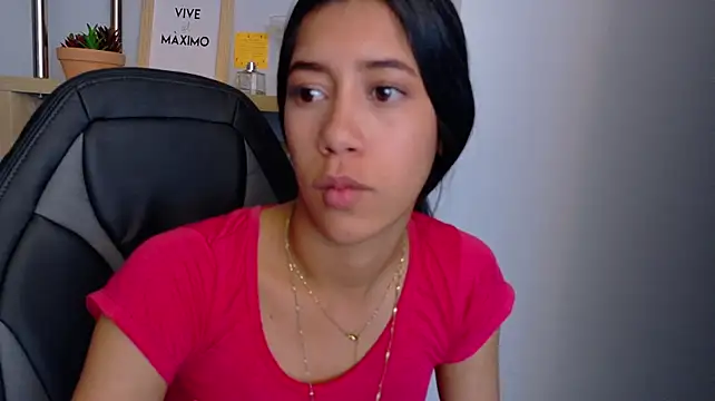 Chat +18 de EmmiShery ao vivo