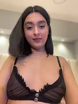 Živý XXX chat MiahWindsor