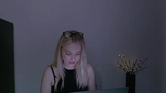 Lia_noo_regrets XXX чат на живо