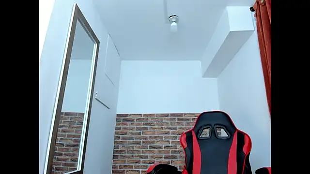 XXX chat uživo modela WIZARD-ALESSANDRO