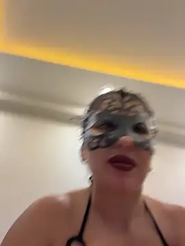 Meryy34 Adlı Modelin Canlı XXX Sohbeti
