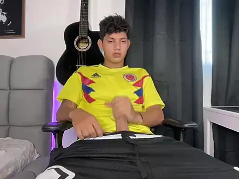 Онлайн чат XXX Soydaniel_naughty