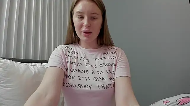 LunaWhisper_'s Live XXX Chat