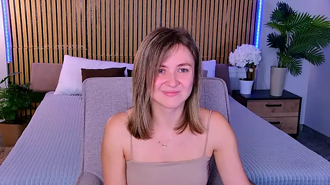 EmeraldGlow's Live XXX Chat