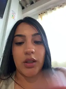 Chatroom XXX en direct de SahanaPrince