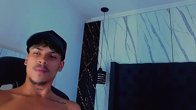 Angel_foxc13 Chat XXX in diretta