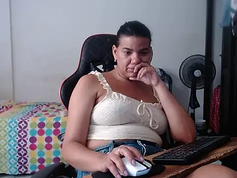 Adriana_0312 Chat XXX live