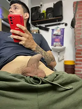 aronmax_ XXX чат на живо