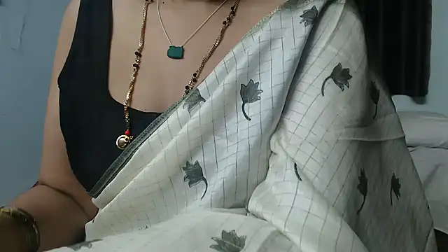 Chat XXX ao vivo de sunitha-3