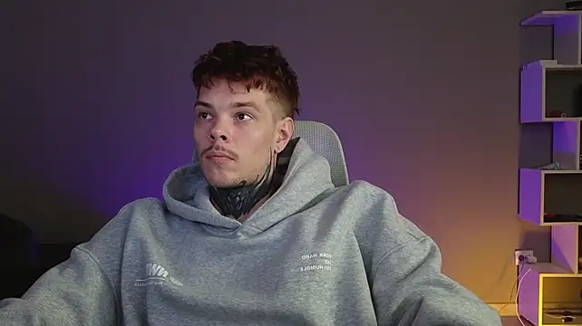 دردشة DENIS_HERE الجنسية المباشرة