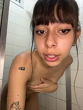 Chat +18 de GabySMiller ao vivo