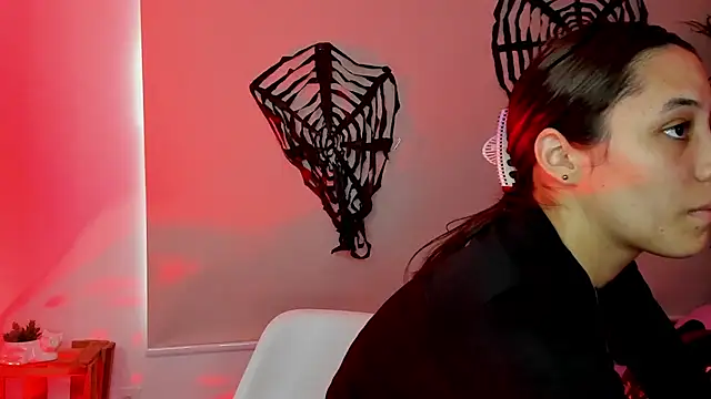 Chat +18 de TANIA_06 ao vivo