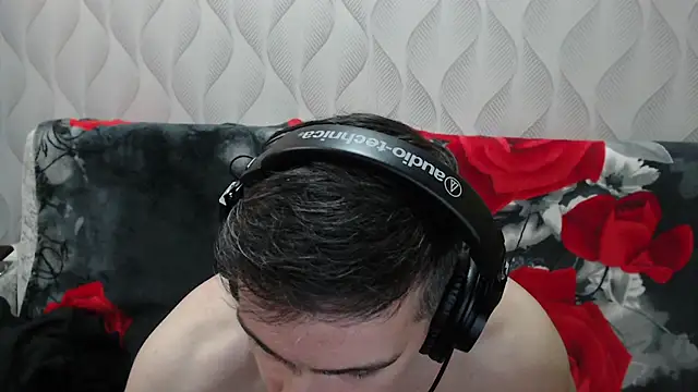 this_is_andyn Live XXX chat