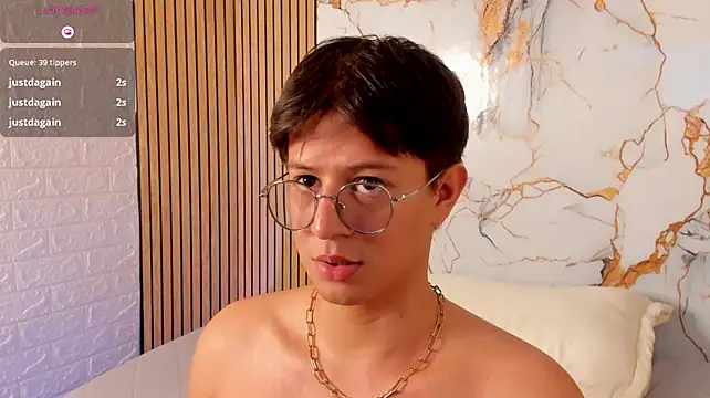 XXX chat uživo modela VickBennet