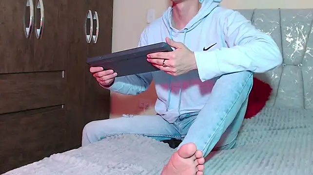 XXX chat uživo modela MilanDamian