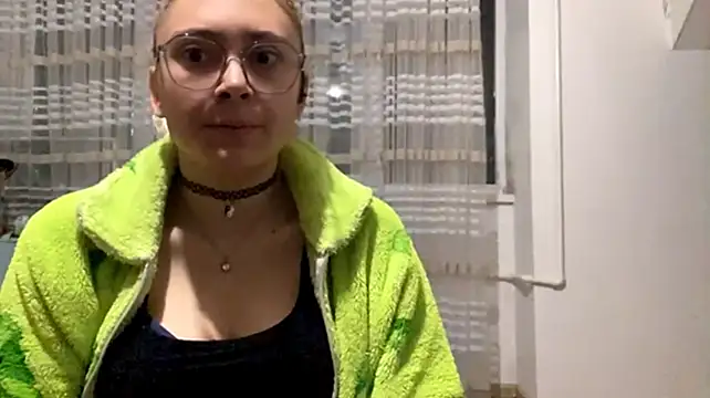 MargretTillou Chat XXX live