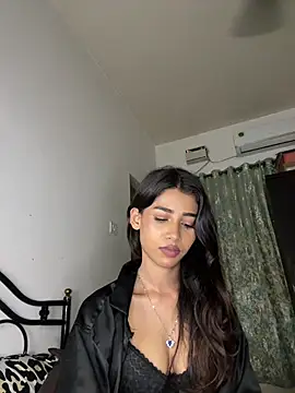 STRIP_GLOW Live XXX-chat