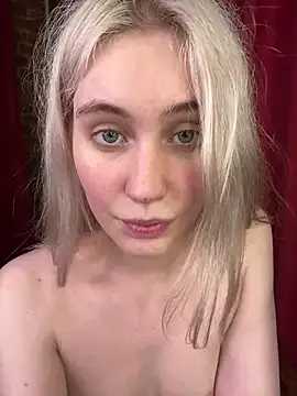 צ'אט XXX בשידור חי של LovelyMiu