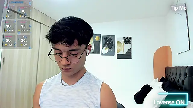 Sebastian-Dash Chat XXX live