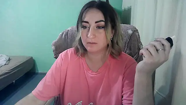 FoxyAnn12 Adlı Modelin Canlı XXX Sohbeti