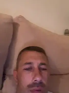 Bigcarlosc XXX чат на живо
