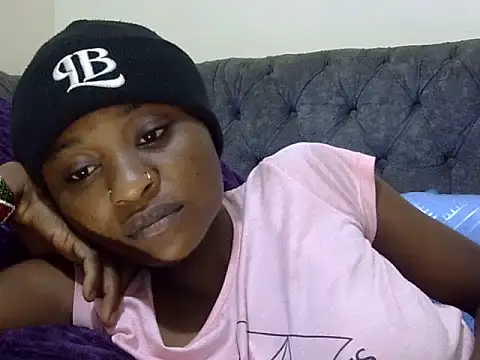SweetTemptationKE's Live XXX Chat