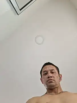 צ'אט XXX בשידור חי של smokinmeffagain