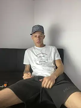 Chat XXX ao vivo de LuiguiMoore