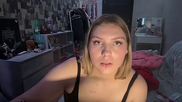 KiraBlaze_'s Live XXX Chat