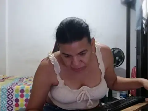 Adriana_0312's Live XXX Chat