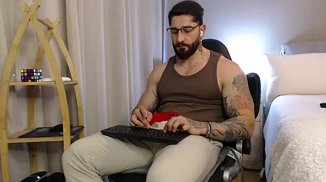 jonhklleyn's Live XXX Chat