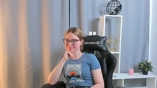 LacieEverding Chat XXX in diretta