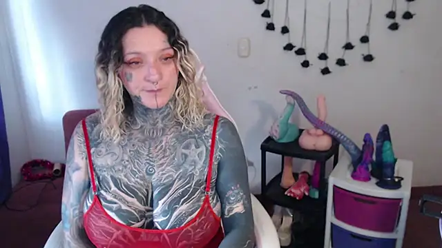 SLOPPYTITSS' Live XXX Chat