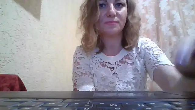 Živý XXX chat BlondeSpell