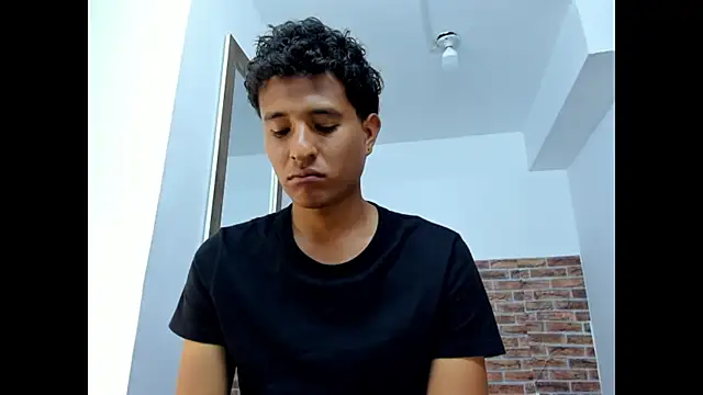 WIZARD-ALESSANDRO's Live XXX Chat