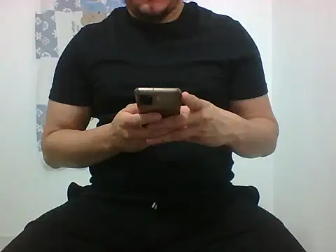 Chat +18 de zeuspervybigcock ao vivo
