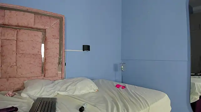 MAVIE_IVANOVA Adlı Modelin Web Kamerası Şovu